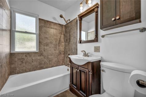 208 Longfellow Street Elyria OH 44035