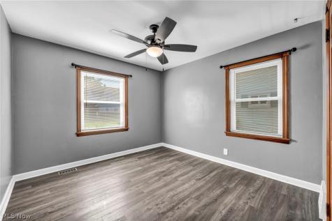 208 Longfellow Street Elyria OH 44035