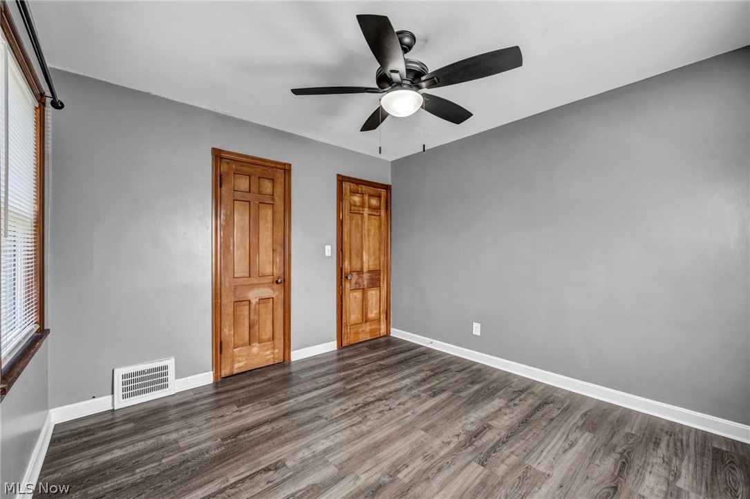 208 Longfellow Street Elyria OH 44035