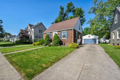 208 Longfellow Street Elyria OH 44035