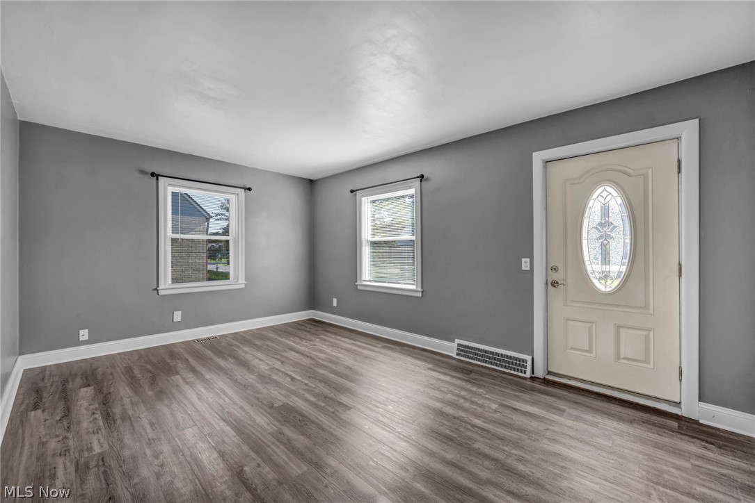 208 Longfellow Street Elyria OH 44035