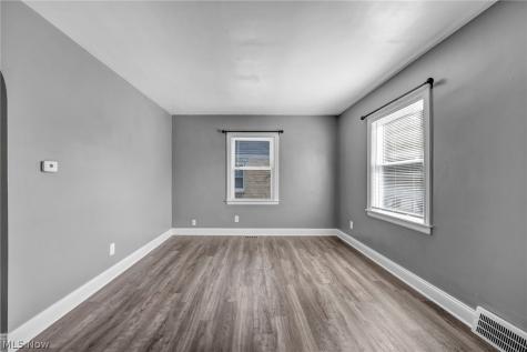 208 Longfellow Street Elyria OH 44035
