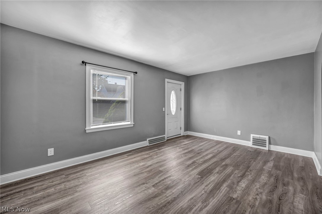 208 Longfellow Street Elyria OH 44035