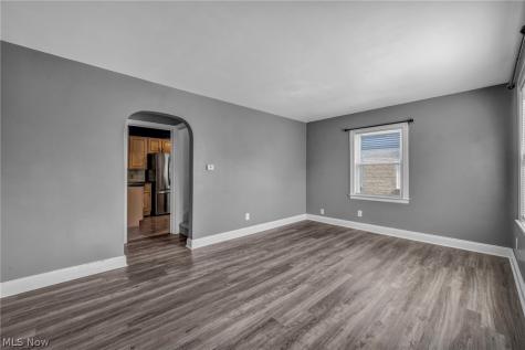 208 Longfellow Street Elyria OH 44035