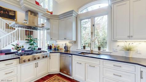 21121 S Woodland Road Shaker Heights OH 44122