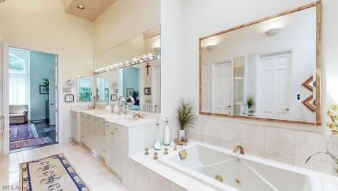 21121 S Woodland Road Shaker Heights OH 44122