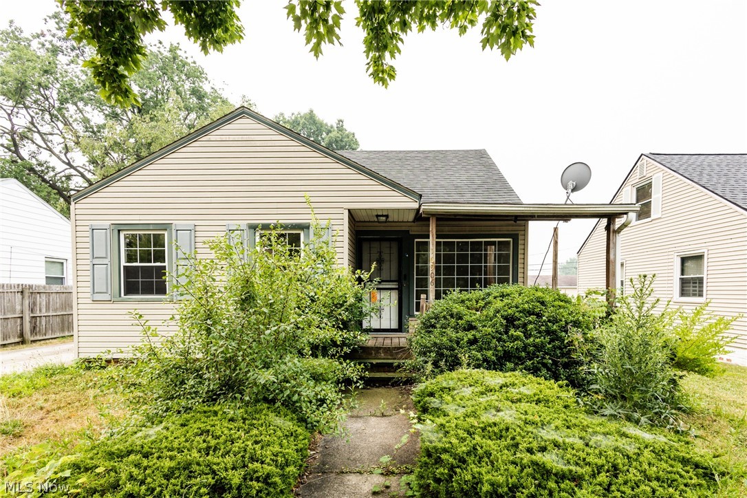 16906 Holly Hill Drive Cleveland OH 44128