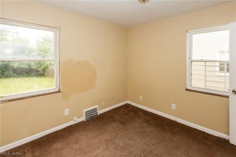 16906 Holly Hill Drive Cleveland OH 44128