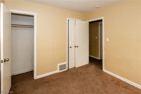 16906 Holly Hill Drive Cleveland OH 44128