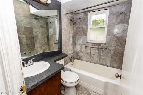 16906 Holly Hill Drive Cleveland OH 44128