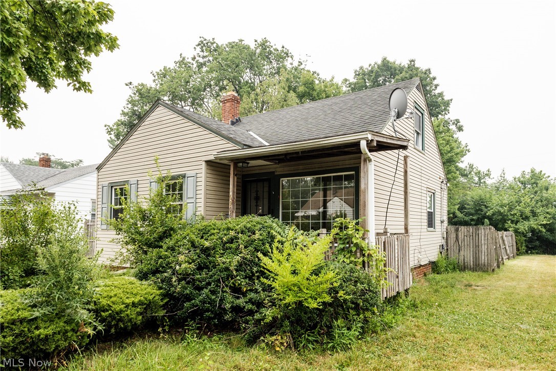 16906 Holly Hill Drive Cleveland OH 44128