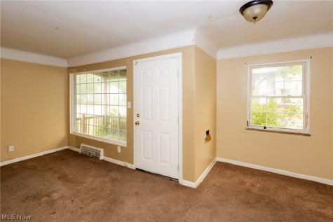 16906 Holly Hill Drive Cleveland OH 44128