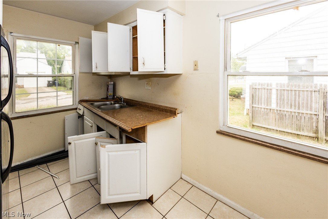 16906 Holly Hill Drive Cleveland OH 44128