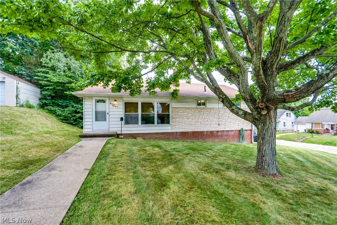 1425 Colonial Boulevard NE Canton OH 44714