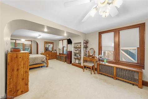 221 Raff Road NW Canton OH 44718