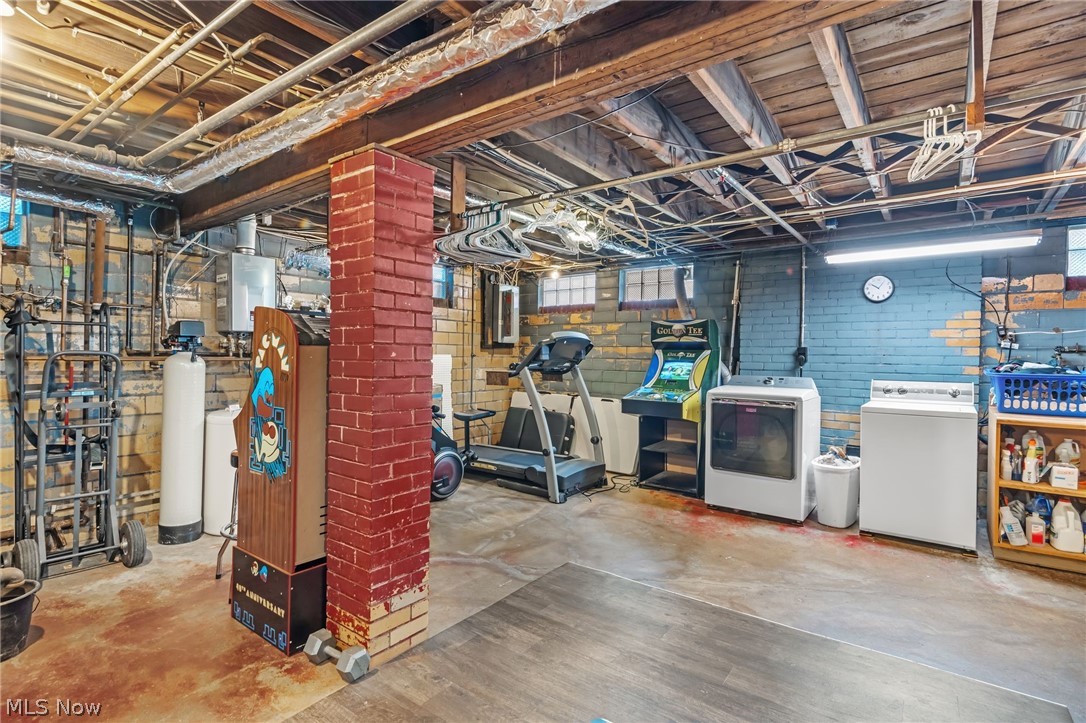 221 Raff Road NW Canton OH 44718