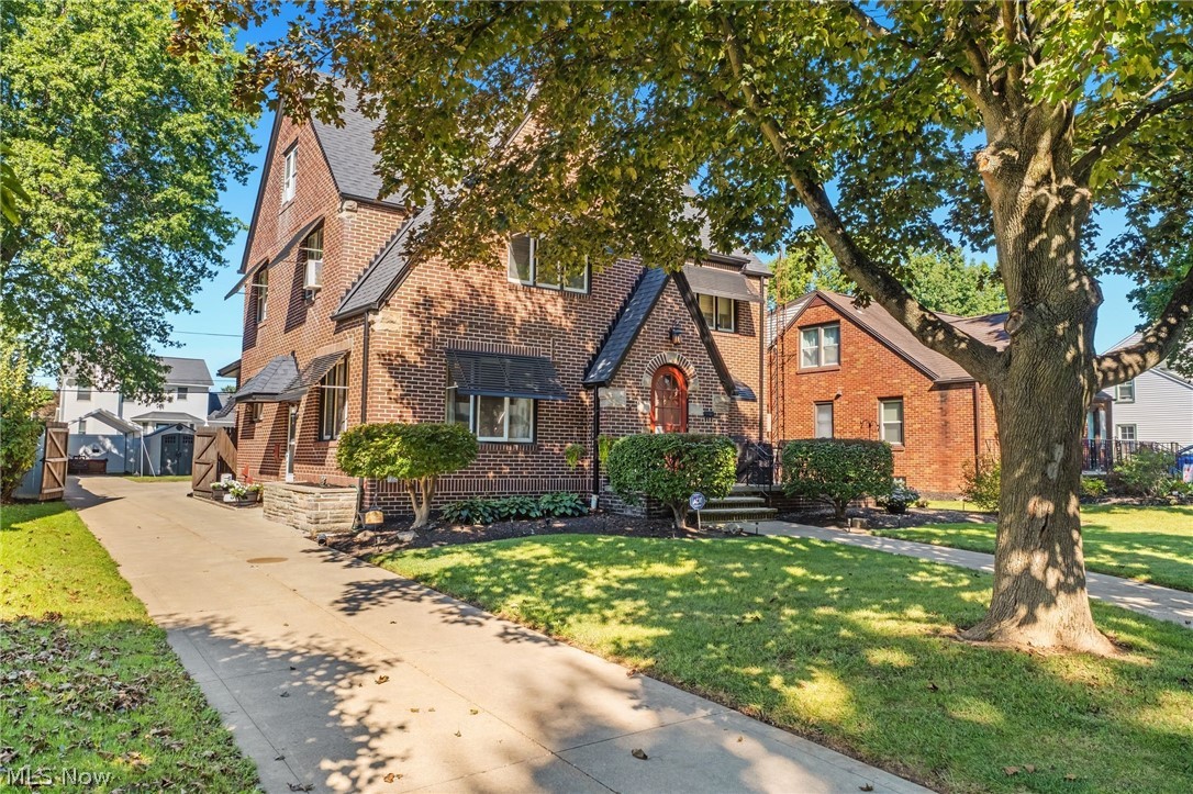 221 Raff Road NW Canton OH 44718