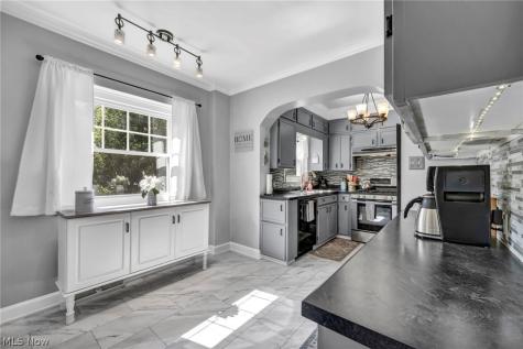 1036 Bennington Avenue NE Massillon OH 44646