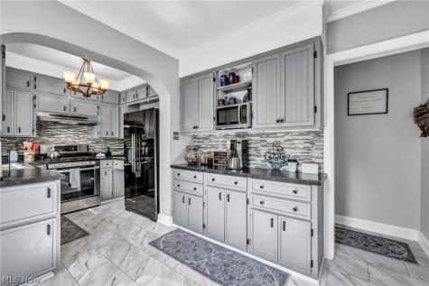 1036 Bennington Avenue NE Massillon OH 44646