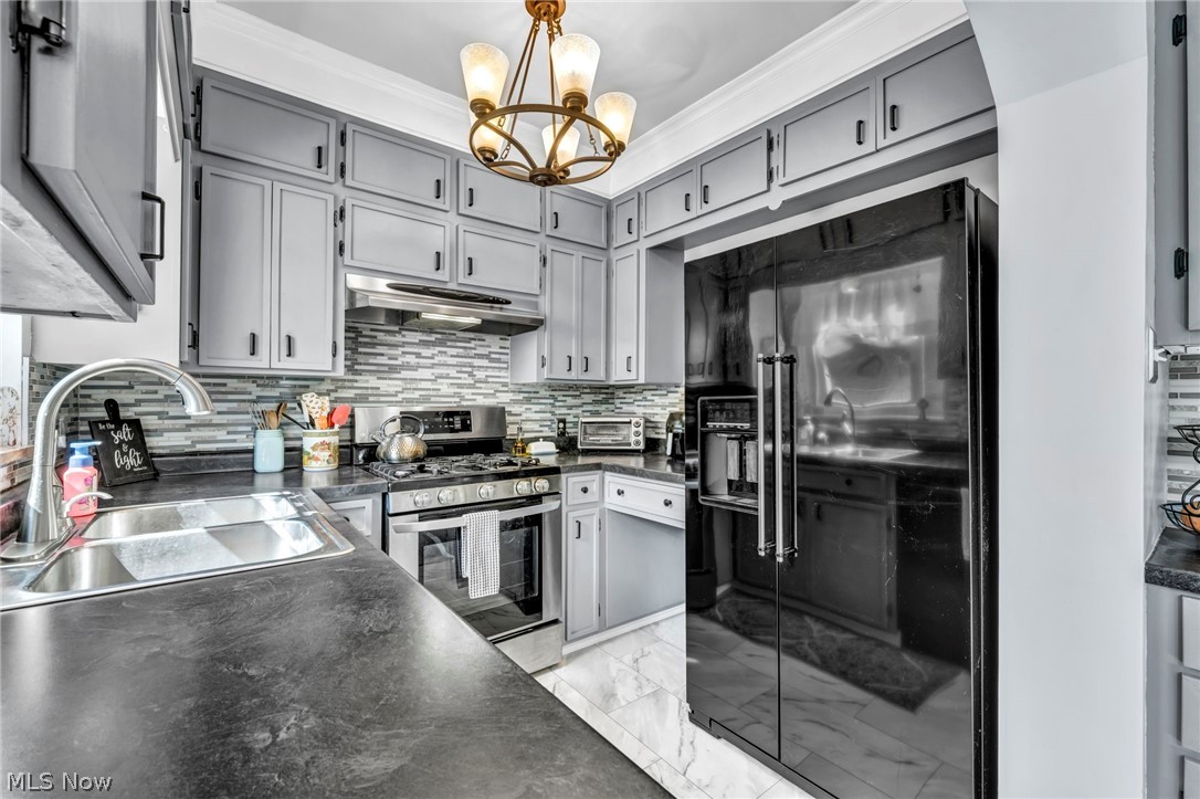 1036 Bennington Avenue NE Massillon OH 44646