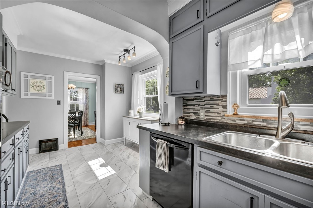 1036 Bennington Avenue NE Massillon OH 44646