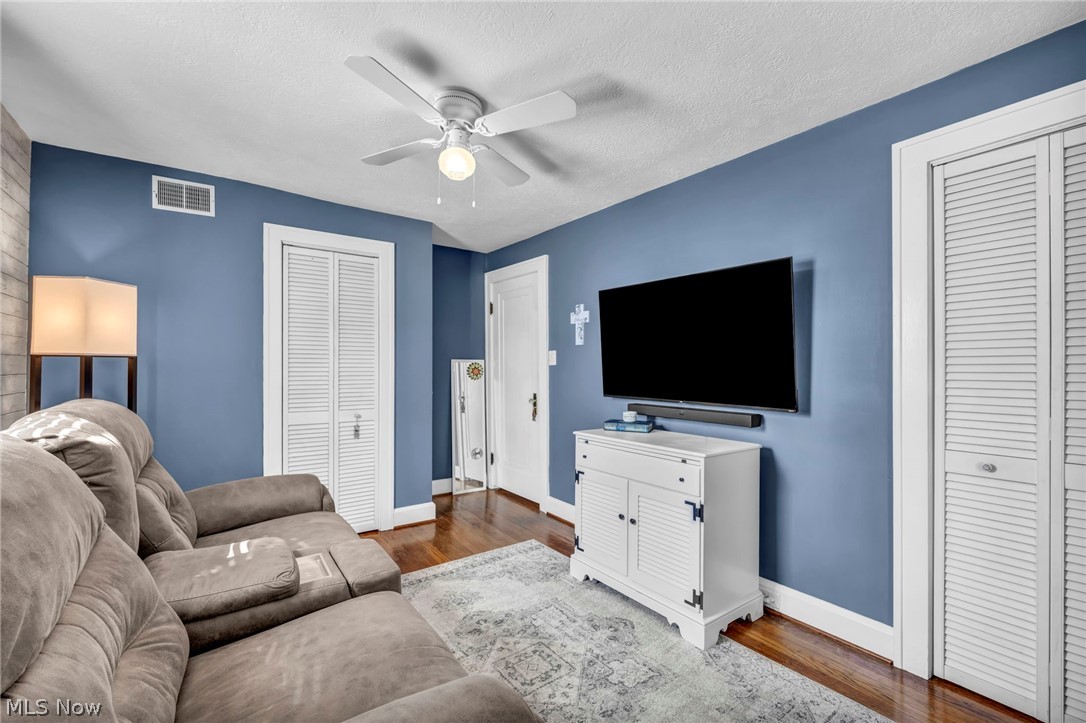 1036 Bennington Avenue NE Massillon OH 44646