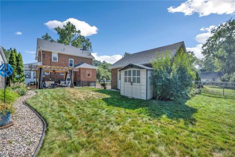 1036 Bennington Avenue NE Massillon OH 44646