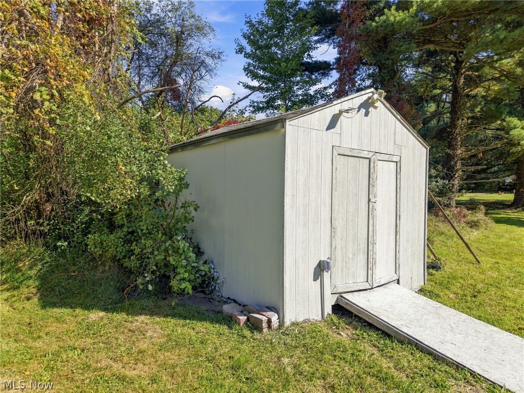 1953 Lawn Avenue Lowellville OH 44436