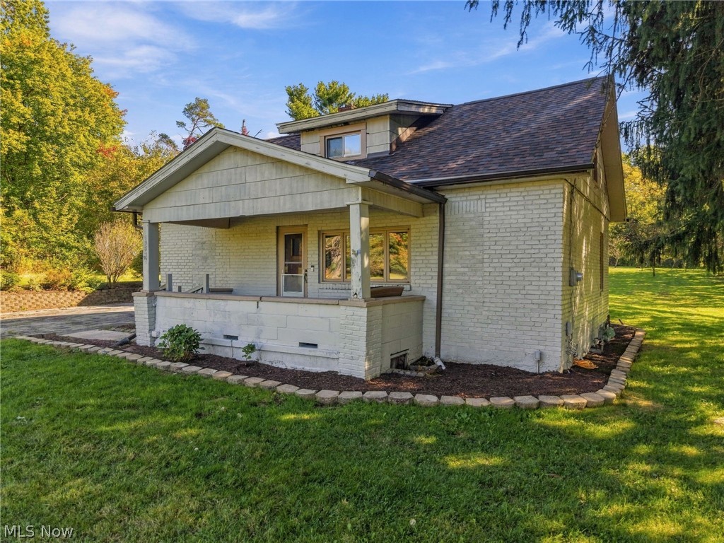 1953 Lawn Avenue Lowellville OH 44436