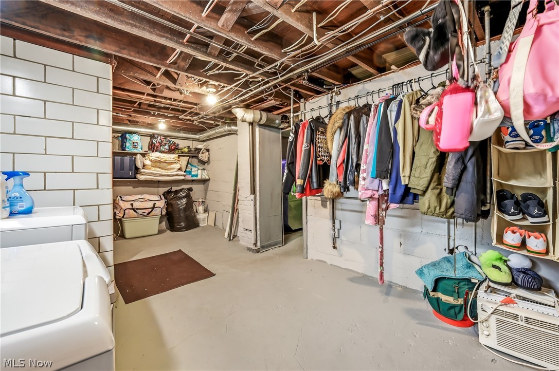 983 Garden Street NW Warren OH 44485