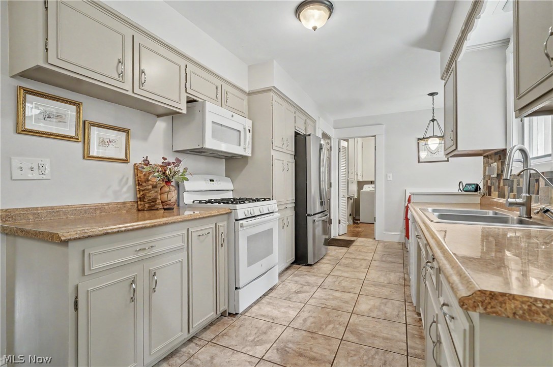 38600 Berkshire Hills Drive Willoughby Hills OH 44094