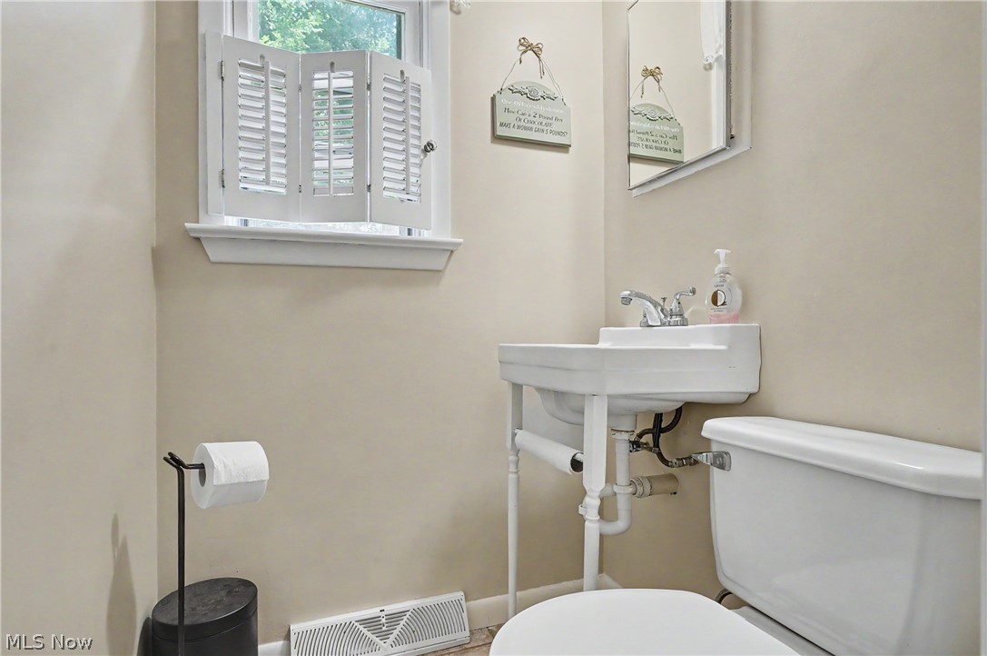 38600 Berkshire Hills Drive Willoughby Hills OH 44094
