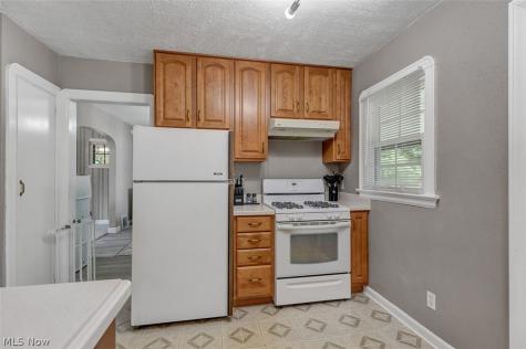 148 Brandtson Avenue Elyria OH 44035