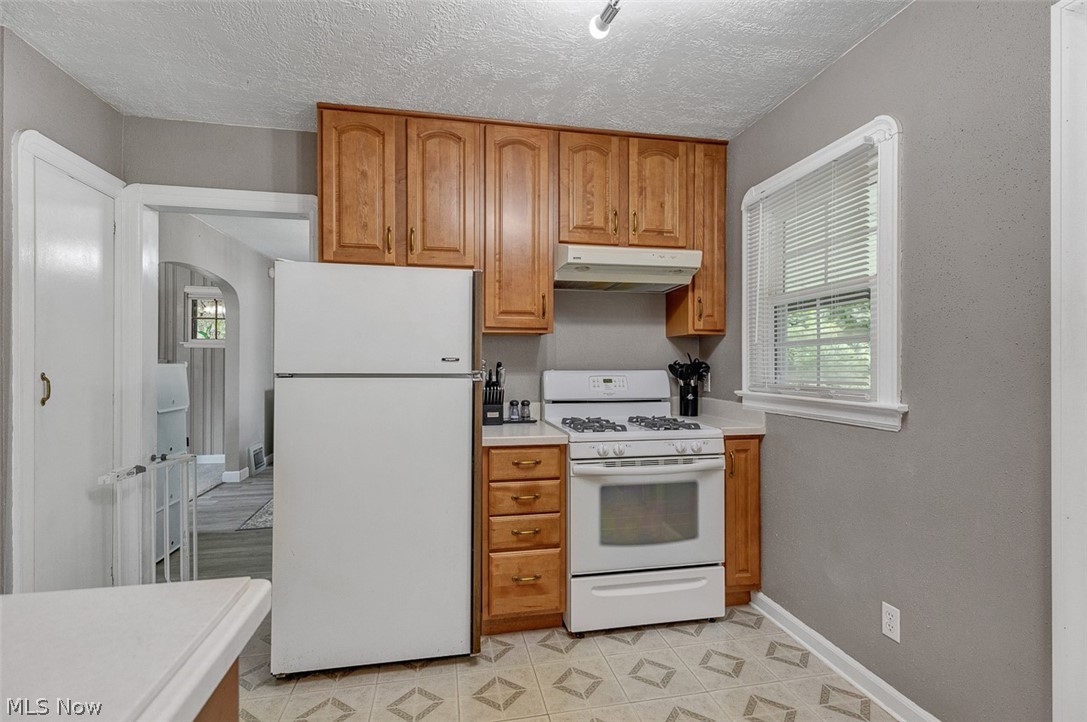 148 Brandtson Avenue Elyria OH 44035