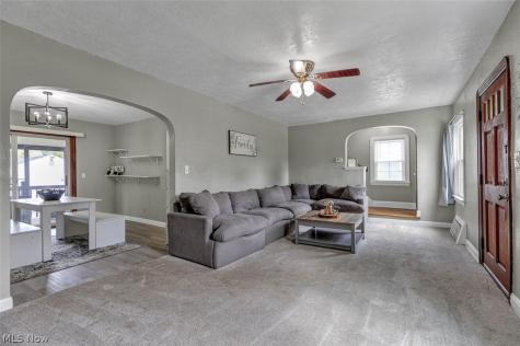 148 Brandtson Avenue Elyria OH 44035