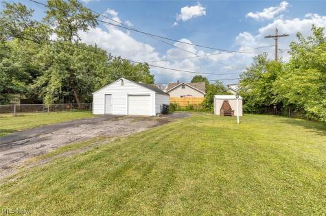 148 Brandtson Avenue Elyria OH 44035