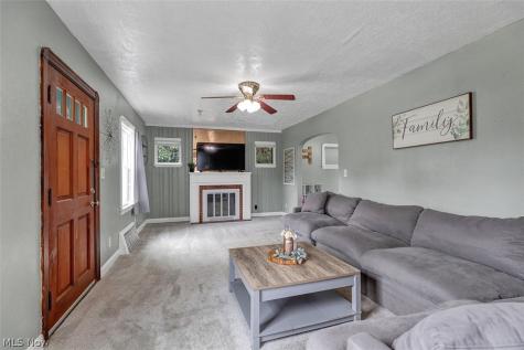 148 Brandtson Avenue Elyria OH 44035
