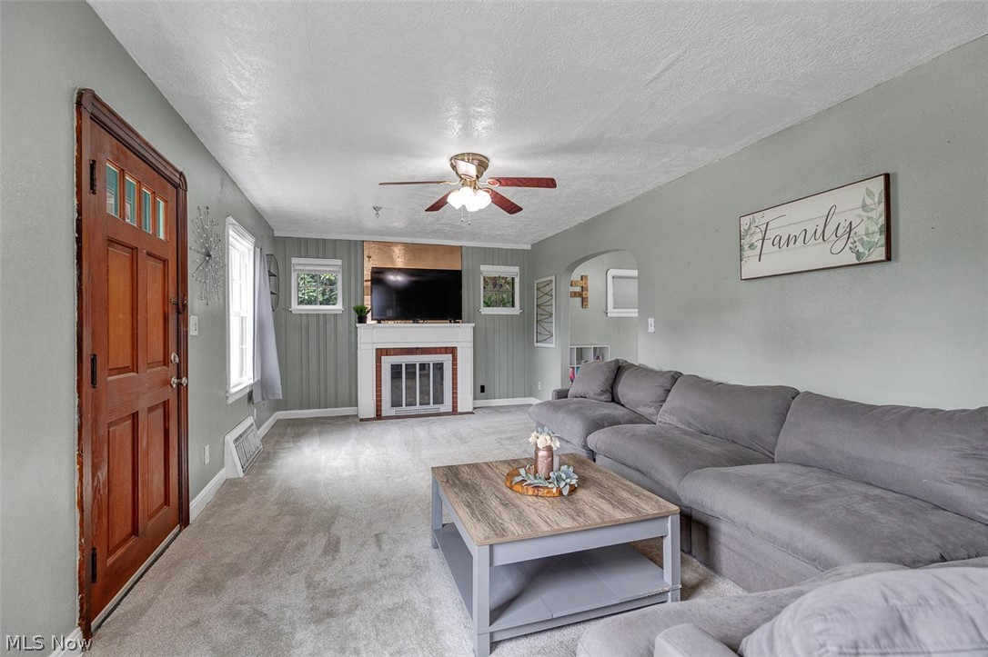 148 Brandtson Avenue Elyria OH 44035