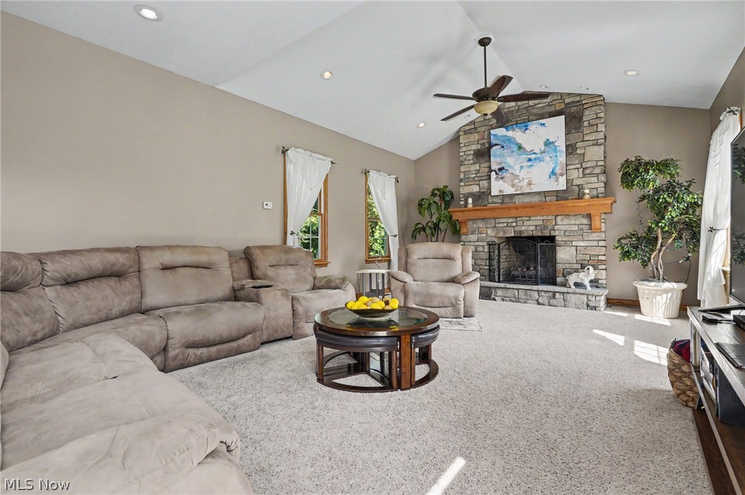 2101 Pearce Circle Salem OH 44460