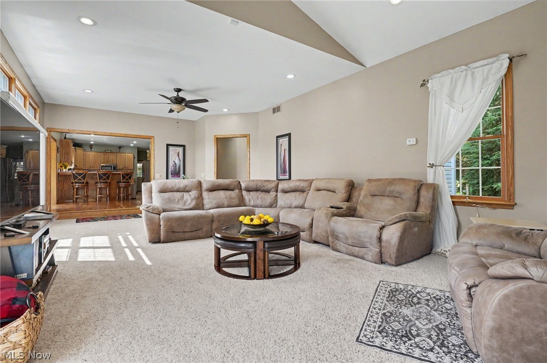 2101 Pearce Circle Salem OH 44460