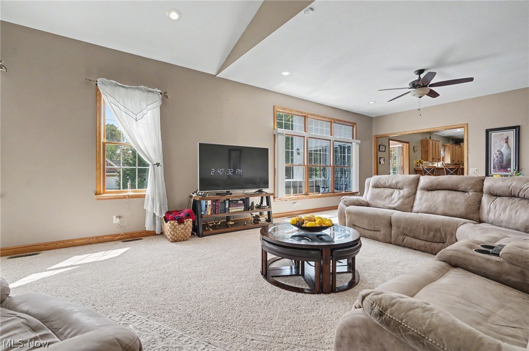 2101 Pearce Circle Salem OH 44460