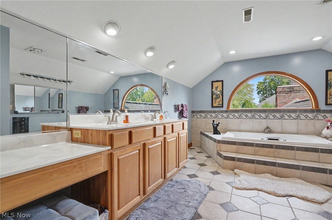 2101 Pearce Circle Salem OH 44460