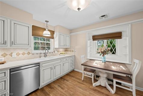 2443 Ridgewood Road Akron OH 44313