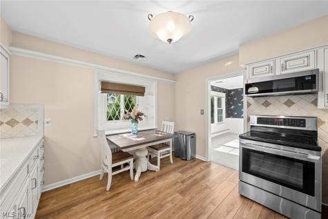 2443 Ridgewood Road Akron OH 44313