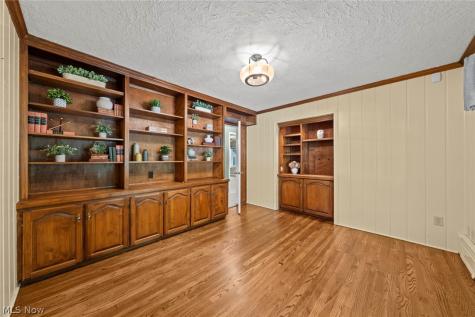 2443 Ridgewood Road Akron OH 44313