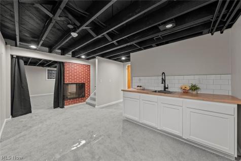 2443 Ridgewood Road Akron OH 44313
