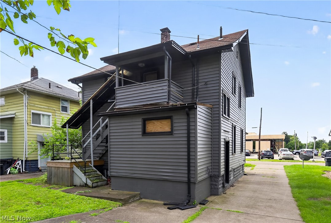 1529 Longfellow Court NE Warren OH 44483
