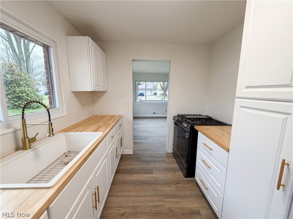 4506 Silverdale Road North Olmsted OH 44070