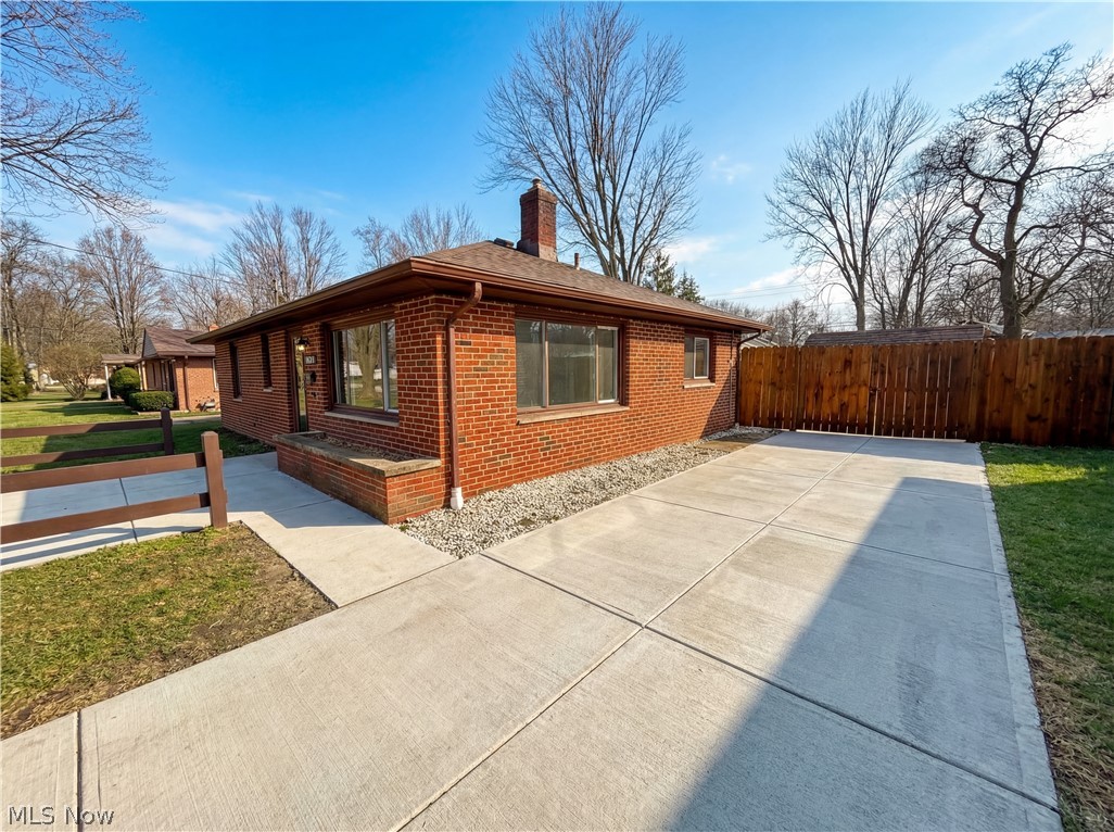 4506 Silverdale Road North Olmsted OH 44070