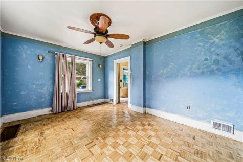 2137 Brown Road Lakewood OH 44107
